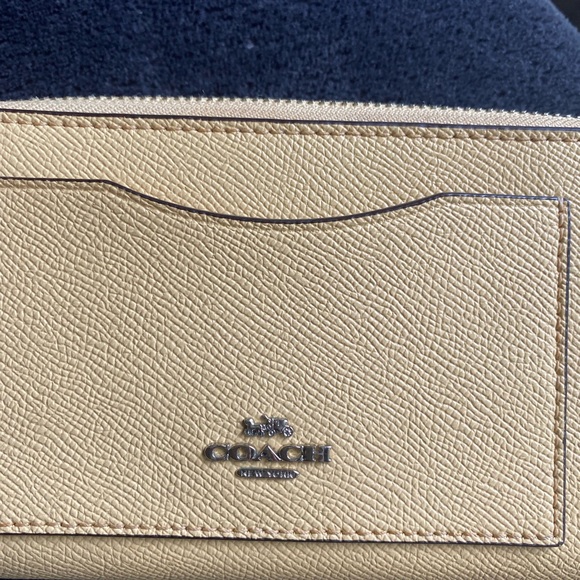 Coach Wallet - Picture 5 of 5